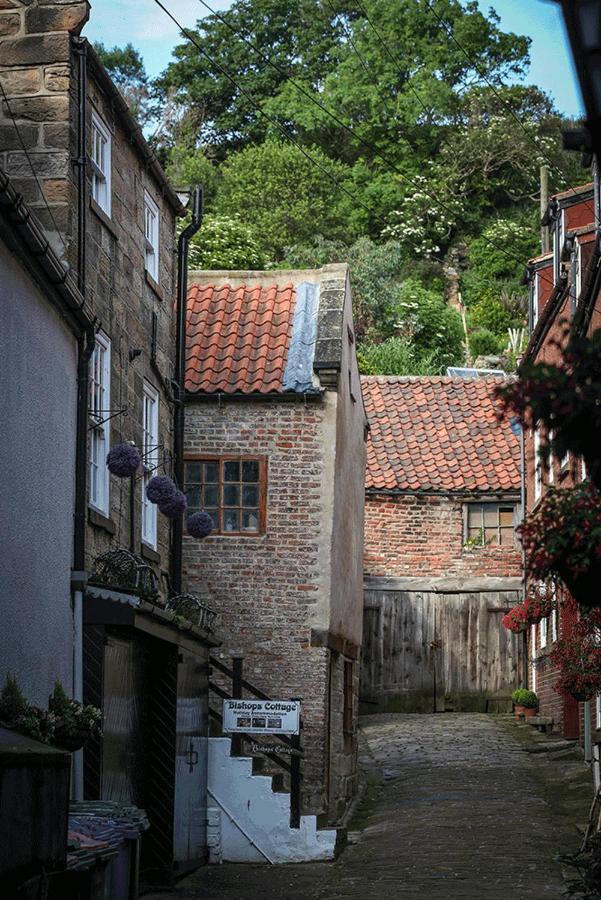 Cottages-Whitby - Bishops Cottage Уитби Экстерьер фото